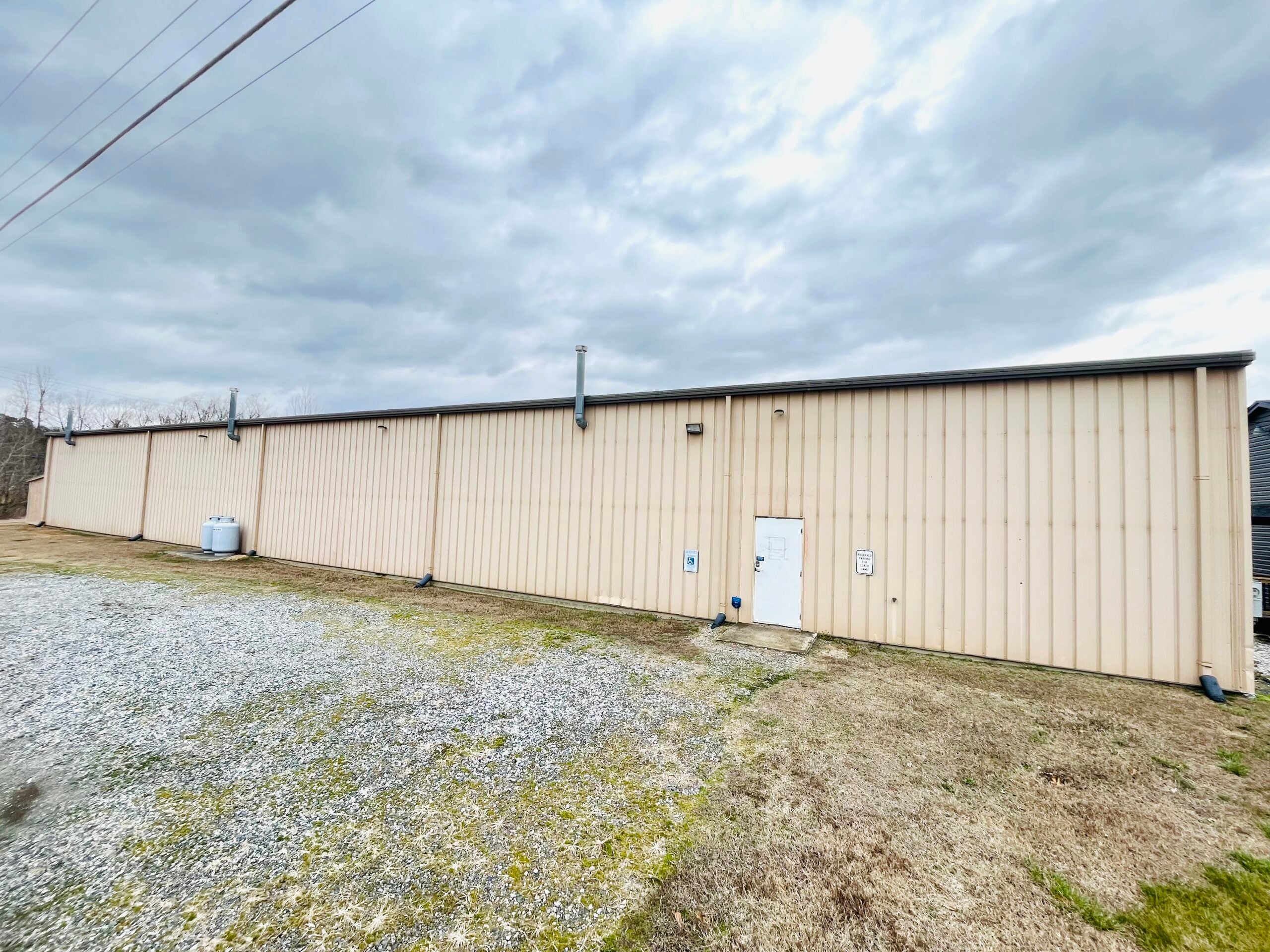 FriendshipLedford Road Warehouse Commercial Realty Advisors